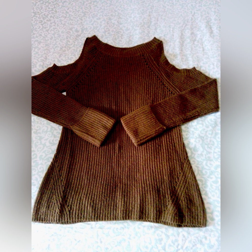 Sweater | Brown | Off shoulders | M/L